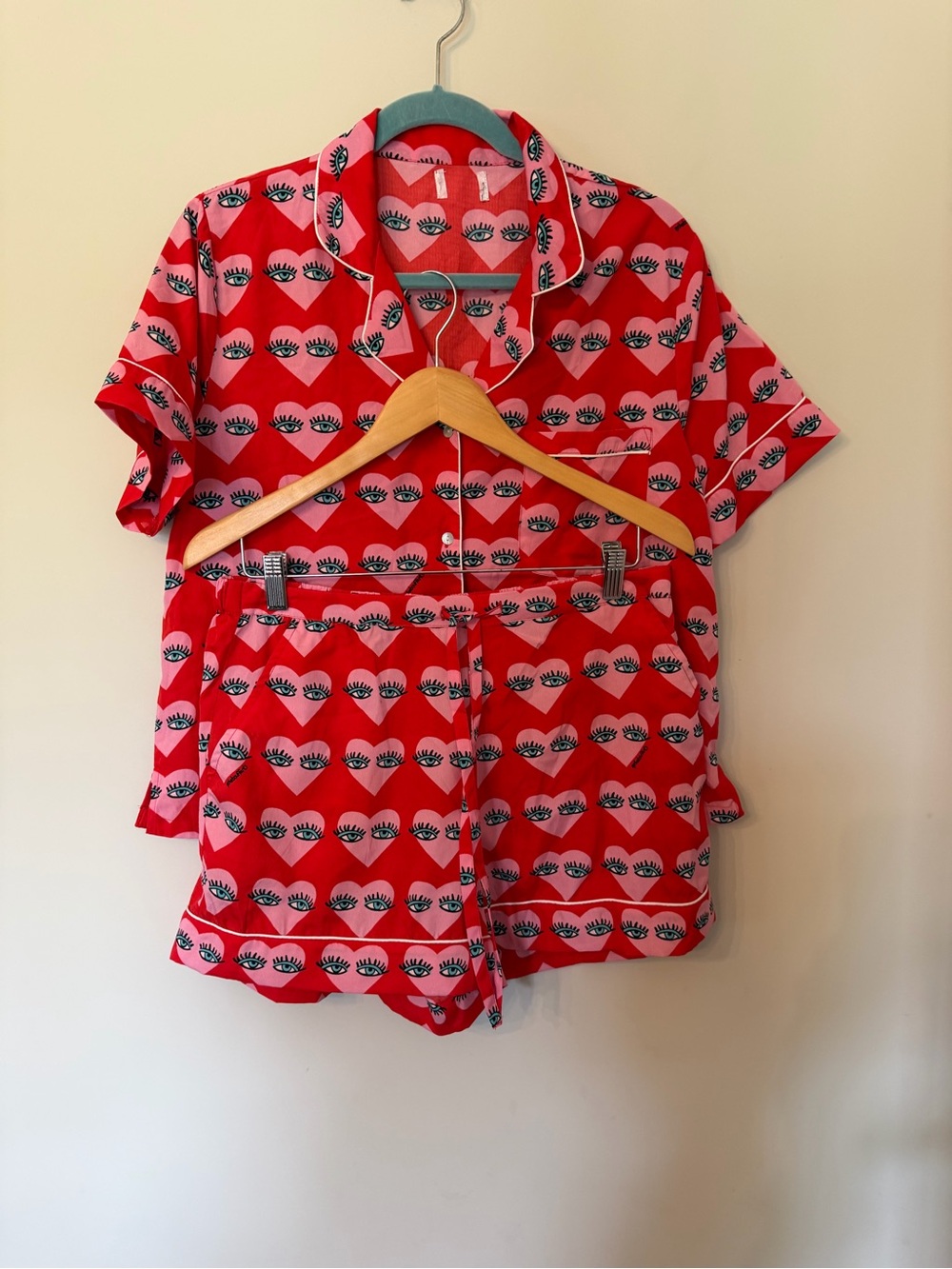 Bouffants & Broken Hearts novelty heart print pajama set size medium